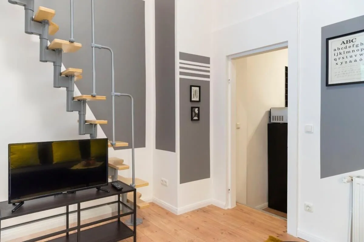 Cosy Loft Style Apartment In Berlin Wilmersdorf 0*,